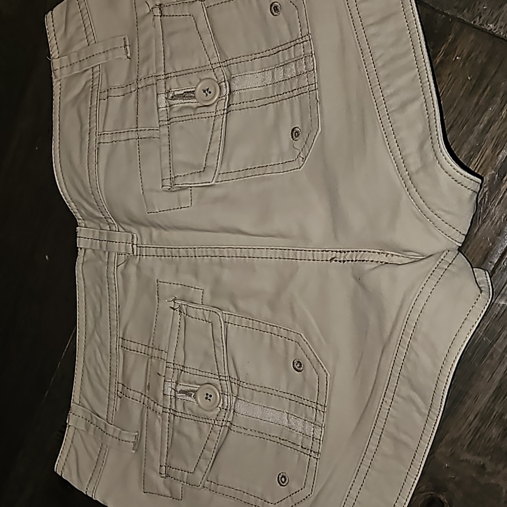 Shorts - Picture 6 of 6